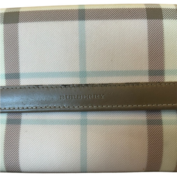 Burberry Pink Novacheck Wallet - Picture 3 of 10